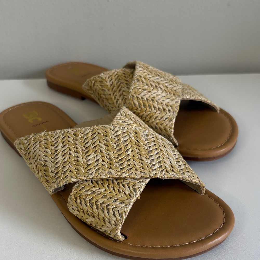 BC Born in California Woven Raffia Slide Sandals Tan Criss Cross Flat